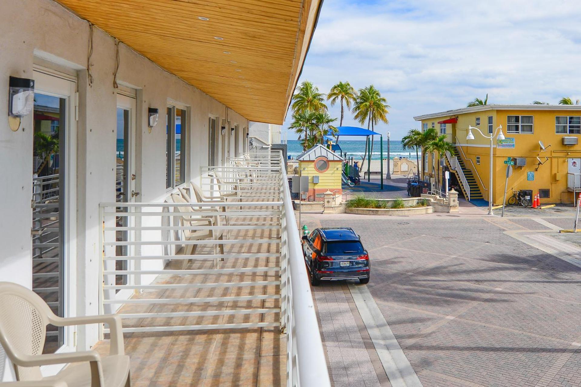 Amazing Balcony Studio At The Beach With Parking -M44 好莱坞 外观 照片