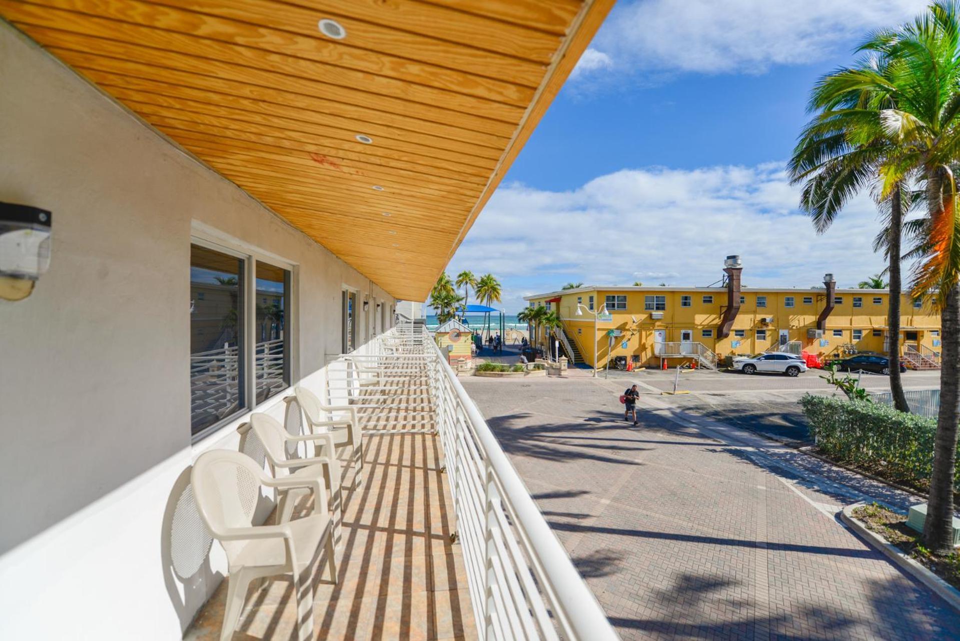 Amazing Balcony Studio At The Beach With Parking -M44 好莱坞 外观 照片